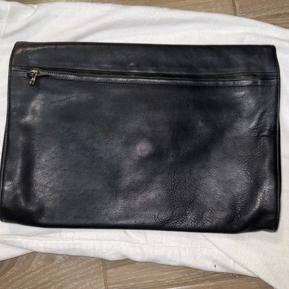 Vintage Saks Fifth Avenue Made in Italy Black Leather Envelope Clutch - Picture 4 of 10